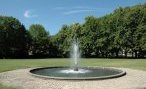 Fontaine centrale du parc - JPEG - 237.1 ko